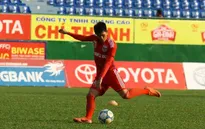 Công Vinh miệt mài luyện tập giành suất đá chính
