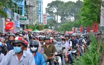 Đường vào sân bay Tân Sơn Nhất kẹt cứng vì vụ tai nạn chết người