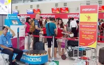 Cấm bay 6 tháng với nữ hành khách tát tiếp viên hàng không