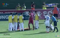 Thanh Hào khóc ngất khi chứng kiến Abass bị gãy chân