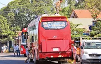 TT-Huế: "Bát nháo" xe khách tuyến Lào - Việt