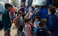 TP. HCM: Người dân bắt đầu đổ dồn về bến xe, nhà ga