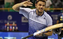 Wawrinka cân bằng thành tích đầu mùa với "đàn anh" Federer