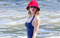 Taylor Swift gợi cảm với bikini ở Hawaii