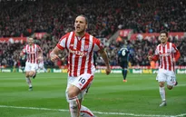 Arnautovic hành hạ Man City với cú đúp bàn thắng sớm