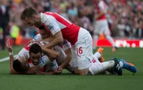 Arsenal kéo tuột Man Utd trở lại mặt đất bằng thắng lợi 3 sao