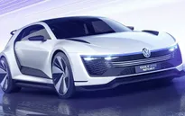 Volkswagen Golf phiên bản “cửa cánh chim”, tiêu thụ xăng như xe máy số