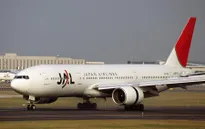 Máy bay của Japan Airlines hạ cánh khẩn cấp ở Tokyo
