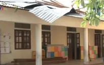 Gần 100 ngôi nhà tốc mái do lốc xoáy tại Nghệ An