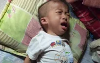 Bé 3 tuổi nguy kịch vì mắc bệnh u nguyên bào thần kinh