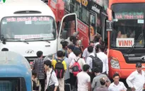 Giao thông căng thẳng trước ngày nghỉ lễ