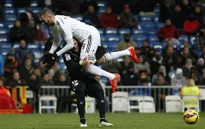 Cận cảnh Benzema dùng Muay Thái trên sân cỏ