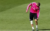 Chấn thương y hệt Modric, Benzema chắc chắn ngồi ngoài trận derby Madrid