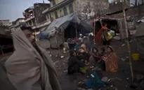 Người dân khu ổ chuột ở Pakistan chống chọi với nắng nóng lịch sử