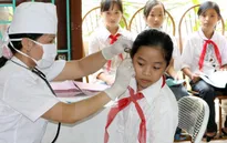 Bảo hiểm y tế cho HS-SV: Có nhà trường thu thêm bảo hiểm ngoài