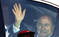 Ứng viên Chủ tịch FIFA hả hê khi Sepp Blatter từ chức