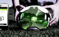 Adidas tung ra bóng thông minh miCoach