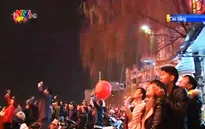 Người dân cả nước náo nức đón Giao thừa