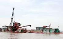 Phá chuyên án khai thác cát trái phép trên sông Hồng
