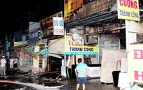 Cháy lớn thiêu rụi 3 căn nhà ở TP.HCM