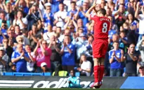 Được CĐV Chelsea vỗ tay tri ân, Gerrard vẫn bức xúc