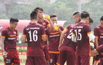 Cầu thủ U23 Việt Nam tập hăng dù vắng HLV Miura