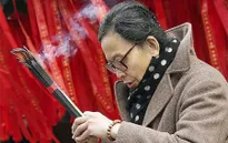 Trung Quốc: Đau đầu vì "cơn mưa" tiền xu tại các đền, chùa