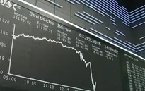Chứng khoán toàn cầu lao dốc sau khi ECB kéo dài nới lỏng tiền tệ
