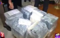Peru bắt giữ tàu chở gần 400kg cocaine