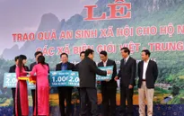 Chủ tịch nước dự Lễ trao tặng quà an sinh xã hội 7 tỉnh biên giới