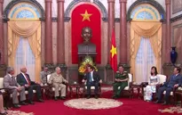 Chủ tịch nước tiếp phi công vũ trụ Gorbatko