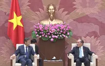Chủ tịch Quốc hội tiếp Đại sứ Lào
