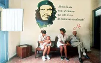 Cuba: Khám chữa bệnh miễn phí cho người dân