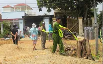 Cưa đạn pháo 105 ly, người đàn ông chết tại chỗ
