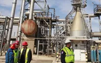 Giá dầu thô giảm xuống mức thấp nhất trong 6 năm