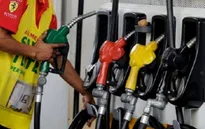 Giá dầu tiếp tục giảm trước thông tin dự trữ dầu tại Mỹ tăng