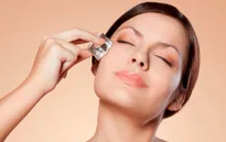 7 mẹo làm đẹp bằng đá lạnh