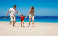 Mẹo đi biển an toàn cho trẻ nhỏ