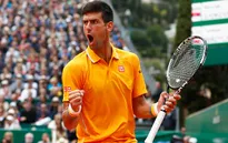 Nole sắp lật đổ Federer về khoản kiếm tiền thưởng