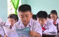 Cảm phục ý chí kiên cường của cậu bé đôi chân chữ X