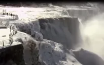 Lạnh kỷ lục tại Bắc Mỹ khiến thác nước Niagara đóng băng