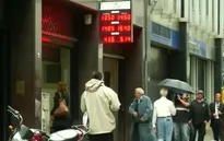 Đồng Peso Argentina mất giá tới 30% ngay sau quyết định thả nổi tỷ giá