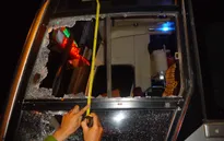 Vụ ném đá lên xe khách ở Gia Lai: 3 đối tượng ra đầu thú