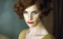 Eddie Redmayne gây bất ngờ với hình ảnh “chuyển giới”