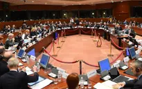EU hoãn trừng phạt cá nhân mới với Nga