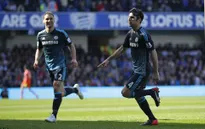 Chelsea thắng nhọc nhờ người hùng bịt mặt Fabregas