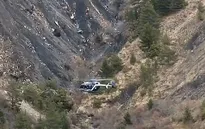 Chủ tịch hãng Lufthansa đến thăm khu vực máy bay Germanwings gặp nạn