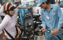 Giá xăng tăng, người dân “thấy bình thường”