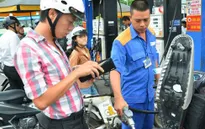 Giá xăng giảm đến 425 đồng/lít từ 15h hôm nay