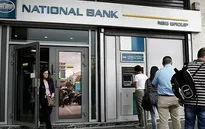 Hy Lạp mở cửa trở lại các ngân hàng